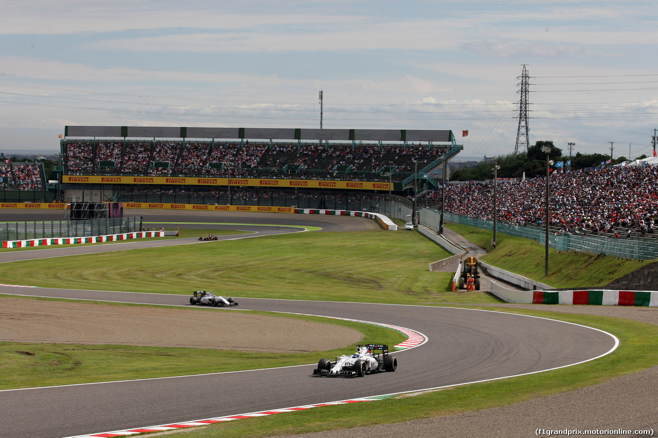 GP GIAPPONE, 26.09.2015 - Prove Libere 3, Felipe Massa (BRA) Williams F1 Team FW37 davanti a Valtteri Bottas (FIN) Williams F1 Team FW37