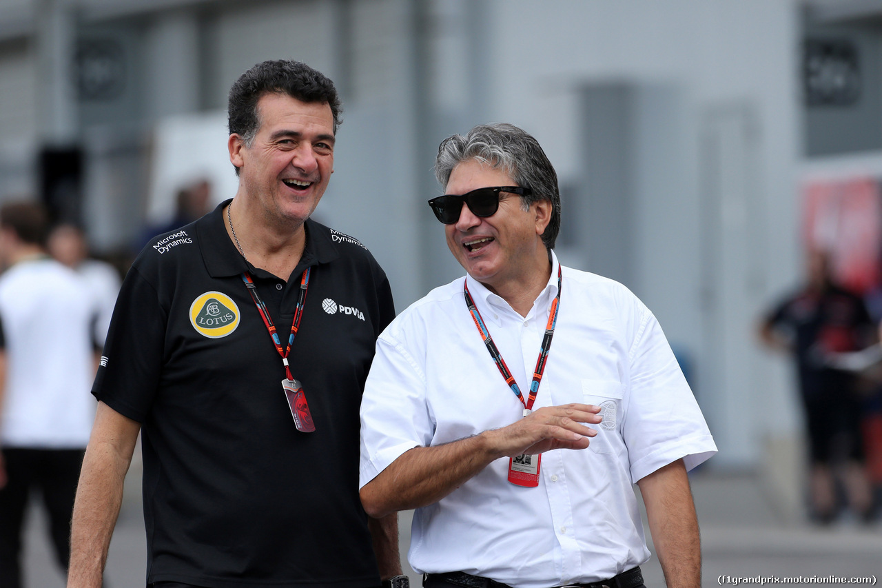 GP GIAPPONE, 26.09.2015 - Prove Libere 3, (L-R) Federico Gastaldi (ARG) Lotus F1 Team Deputy Team Principal e Pasquale Lattuneddu (ITA), FOM
