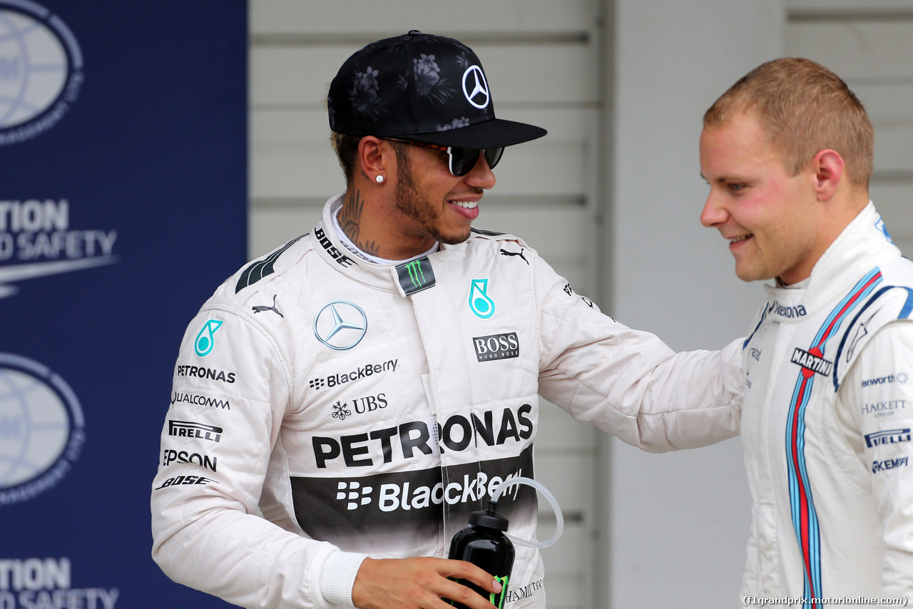 GP GIAPPONE, 26.09.2015 - Qualifiche, secondo Lewis Hamilton (GBR) Mercedes AMG F1 W06 e terzo Valtteri Bottas (FIN) Williams F1 Team FW37