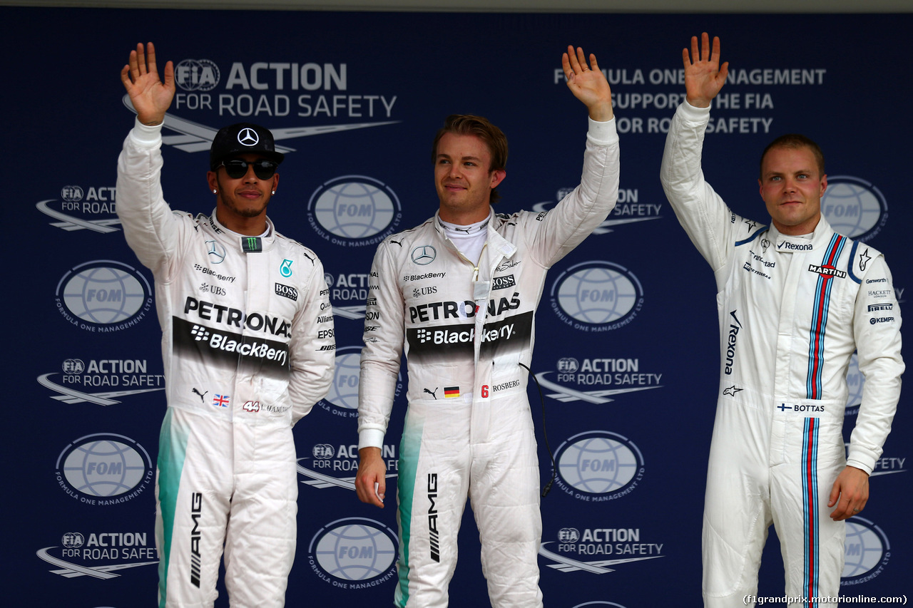 GP GIAPPONE, 26.09.2015 - Qualifiche, Lewis Hamilton (GBR) Mercedes AMG F1 W06, Nico Rosberg (GER) Mercedes AMG F1 W06 pole position e Valtteri Bottas (FIN) Williams F1 Team FW37