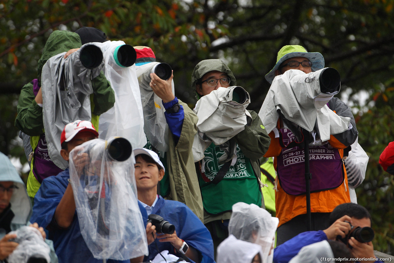 GP GIAPPONE, 25.09.2015 - Prove Libere 1, Fans