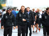 GP GIAPPONE, 25.09.2015 - Fernando Alonso (ESP) McLaren Honda MP4-30 e Jenson Button (GBR)  McLaren Honda MP4-30 with Stoffel Vandoorne (BEL) Mclaren est Driver