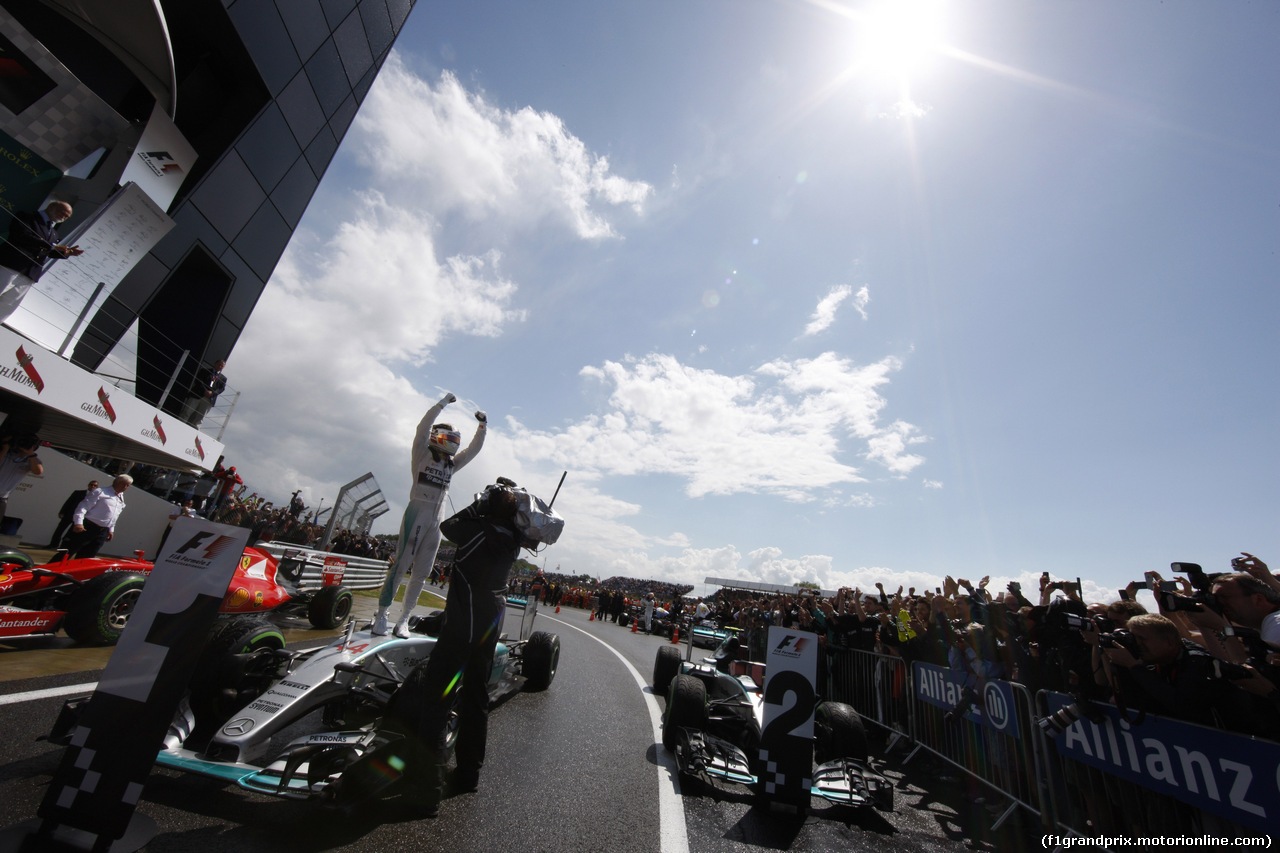 GP GRAN BRETAGNA, 05.07.2015- Gara, 1st position Lewis Hamilton (GBR) Mercedes AMG F1 W06