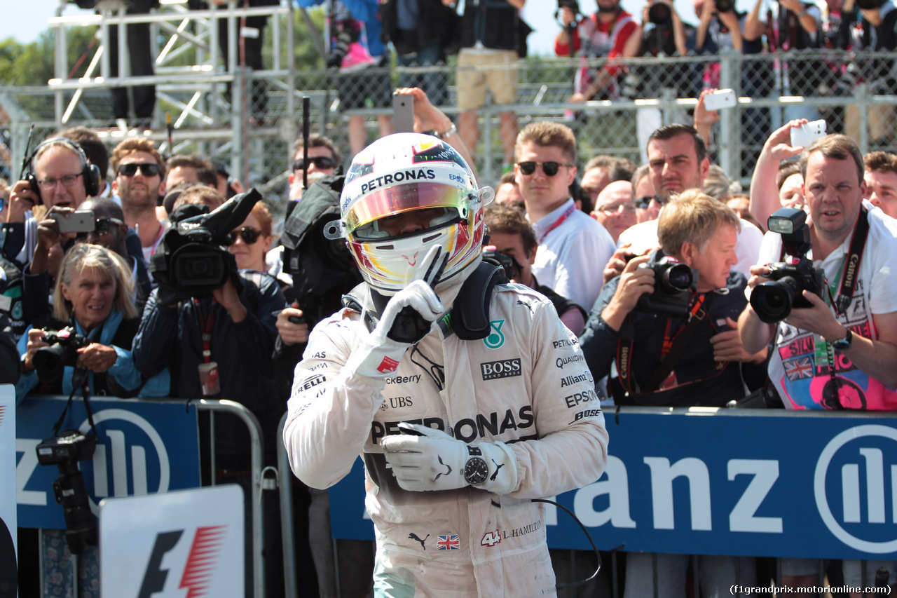 GP GRAN BRETAGNA, 05.07.2015- Gara, 1st position Lewis Hamilton (GBR) Mercedes AMG F1 W06