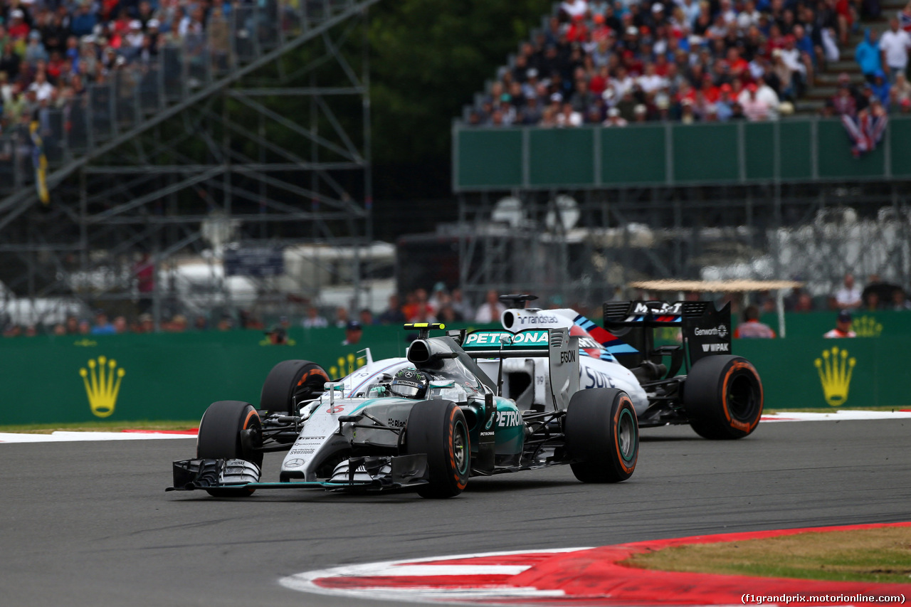 GP GRAN BRETAGNA, 05.07.2015- Gara, Nico Rosberg (GER) Mercedes AMG F1 W06 e Felipe Massa (BRA) Williams F1 Team FW37