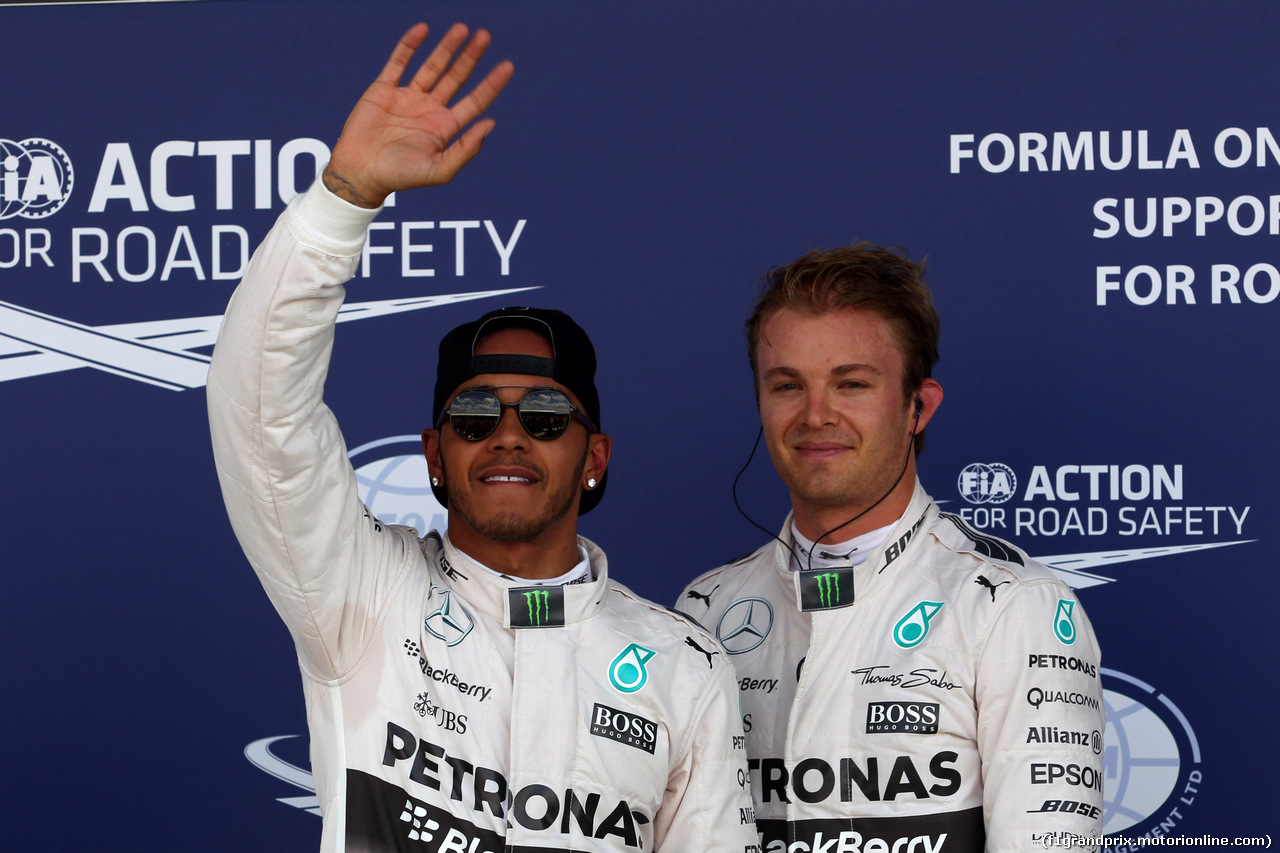 GP GRAN BRETAGNA, 04.07.2015 - Qualifiche, Lewis Hamilton (GBR) Mercedes AMG F1 W06 pole position e secondo Nico Rosberg (GER) Mercedes AMG F1 W06