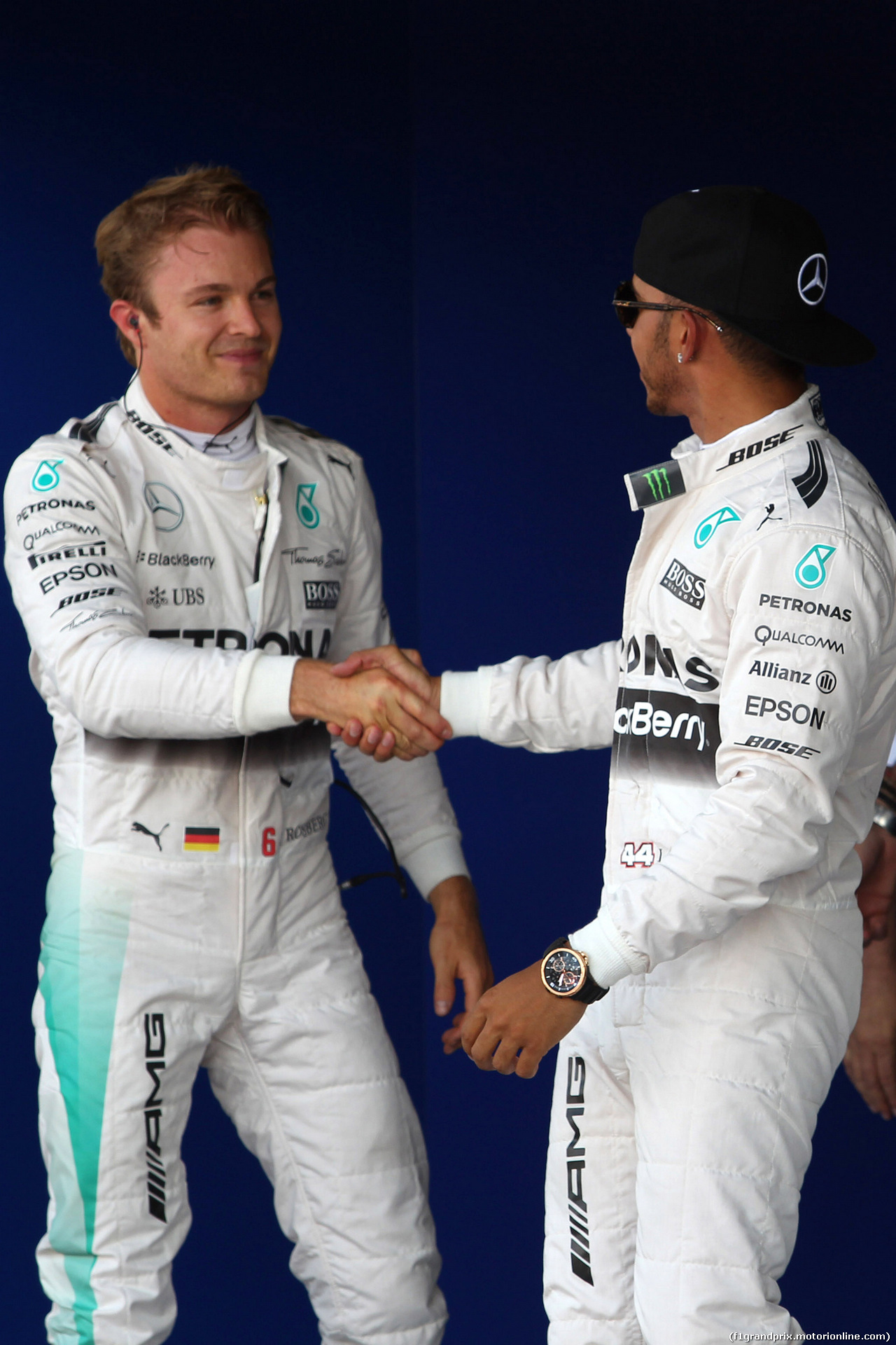 GP GRAN BRETAGNA, 04.07.2015 - Qualifiche, Lewis Hamilton (GBR) Mercedes AMG F1 W06 pole position e secondo Nico Rosberg (GER) Mercedes AMG F1 W06