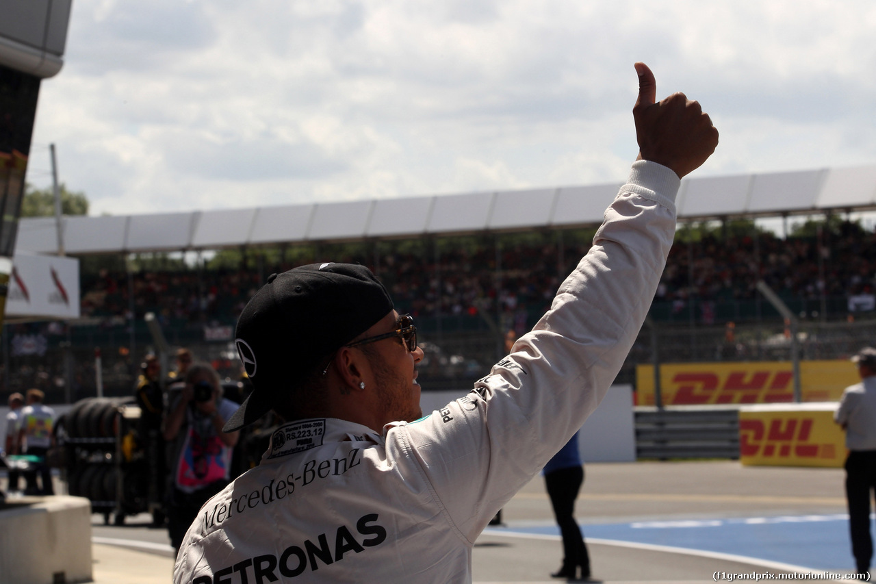 GP GRAN BRETAGNA, 04.07.2015 - Qualifiche, Lewis Hamilton (GBR) Mercedes AMG F1 W06 pole position