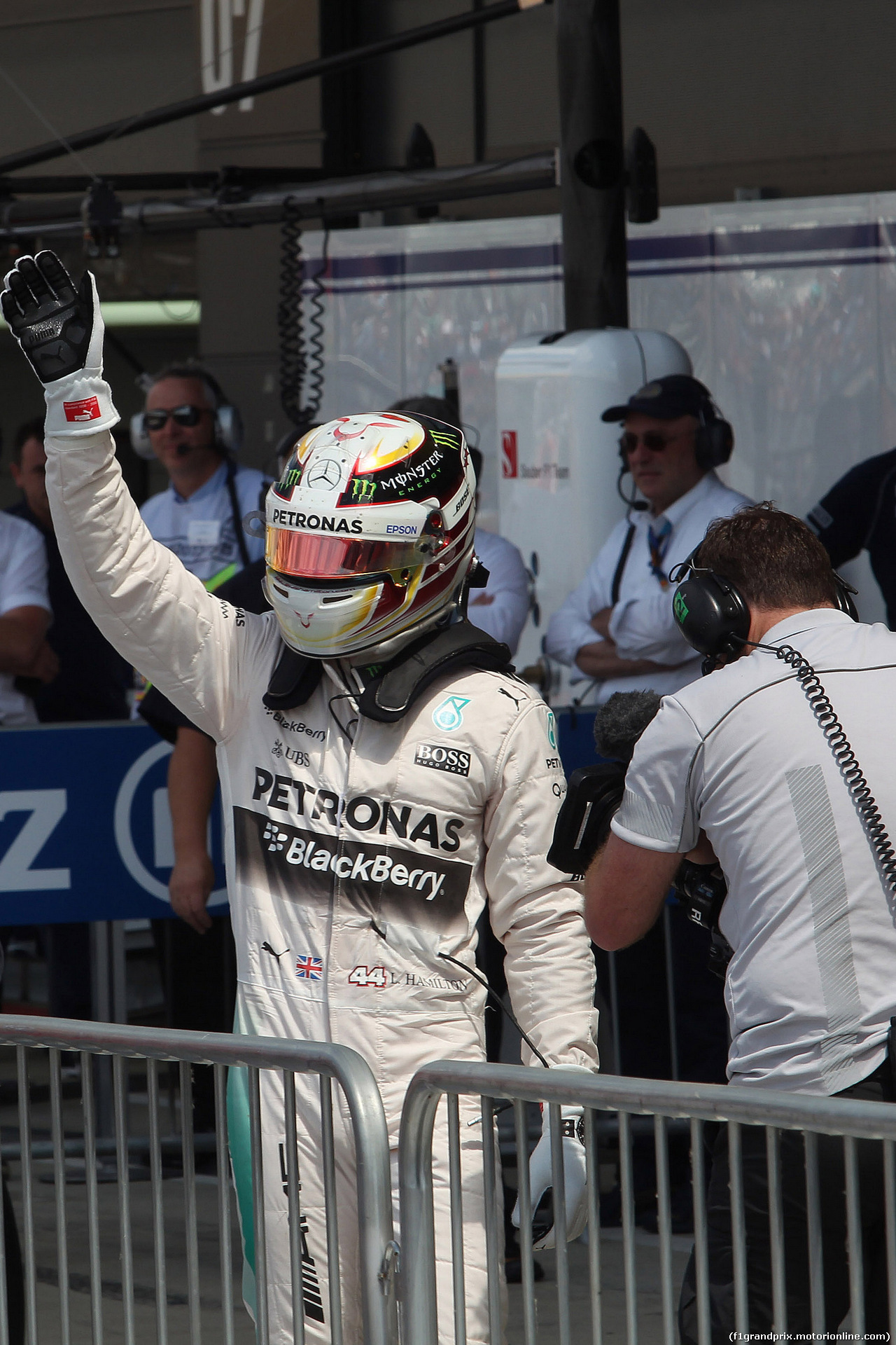 GP GRAN BRETAGNA, 04.07.2015 - Qualifiche, Lewis Hamilton (GBR) Mercedes AMG F1 W06 pole position