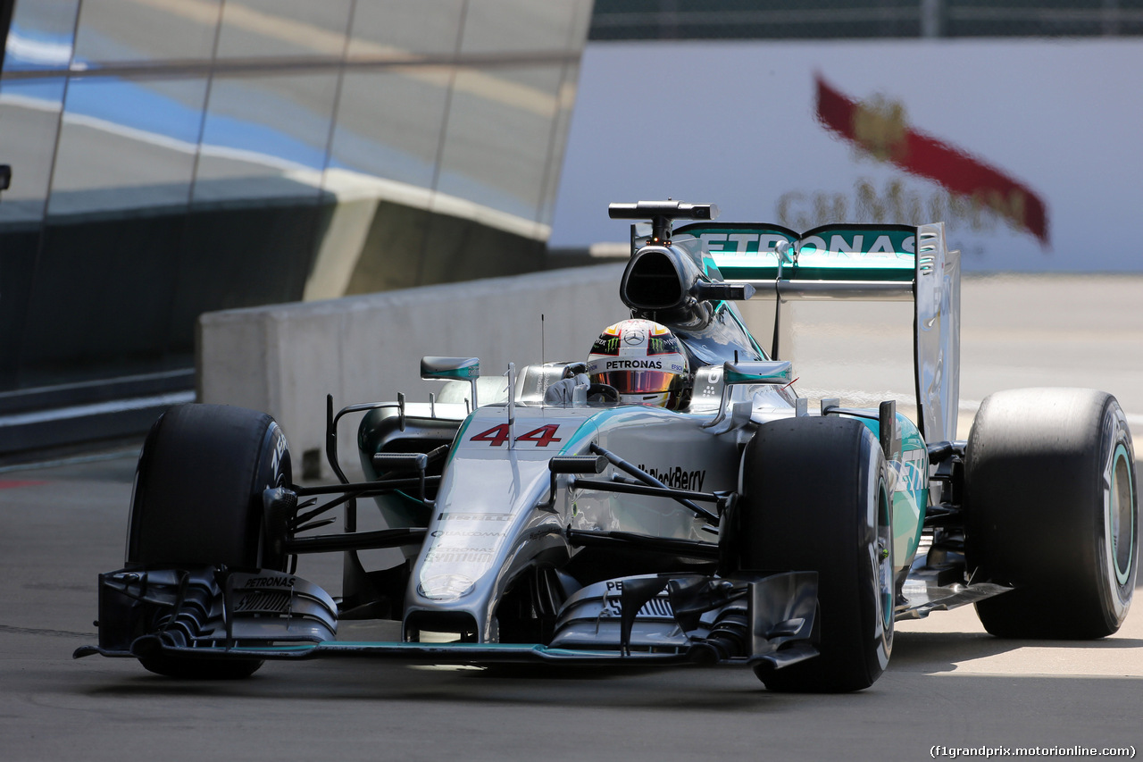 GP GRAN BRETAGNA, 04.07.2015 - Qualifiche, Lewis Hamilton (GBR) Mercedes AMG F1 W06 pole position