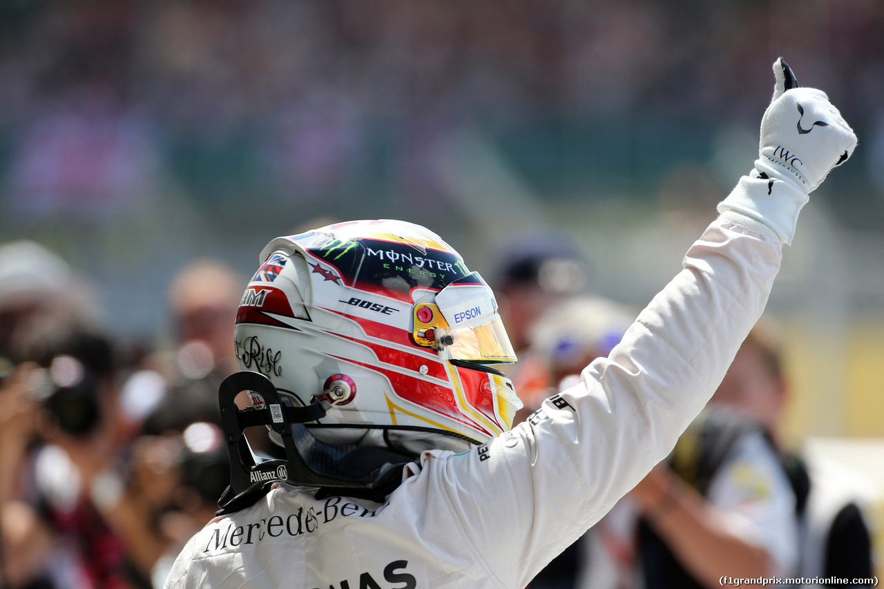 GP GRAN BRETAGNA, 04.07.2015 - Qualifiche, Lewis Hamilton (GBR) Mercedes AMG F1 W06 pole position