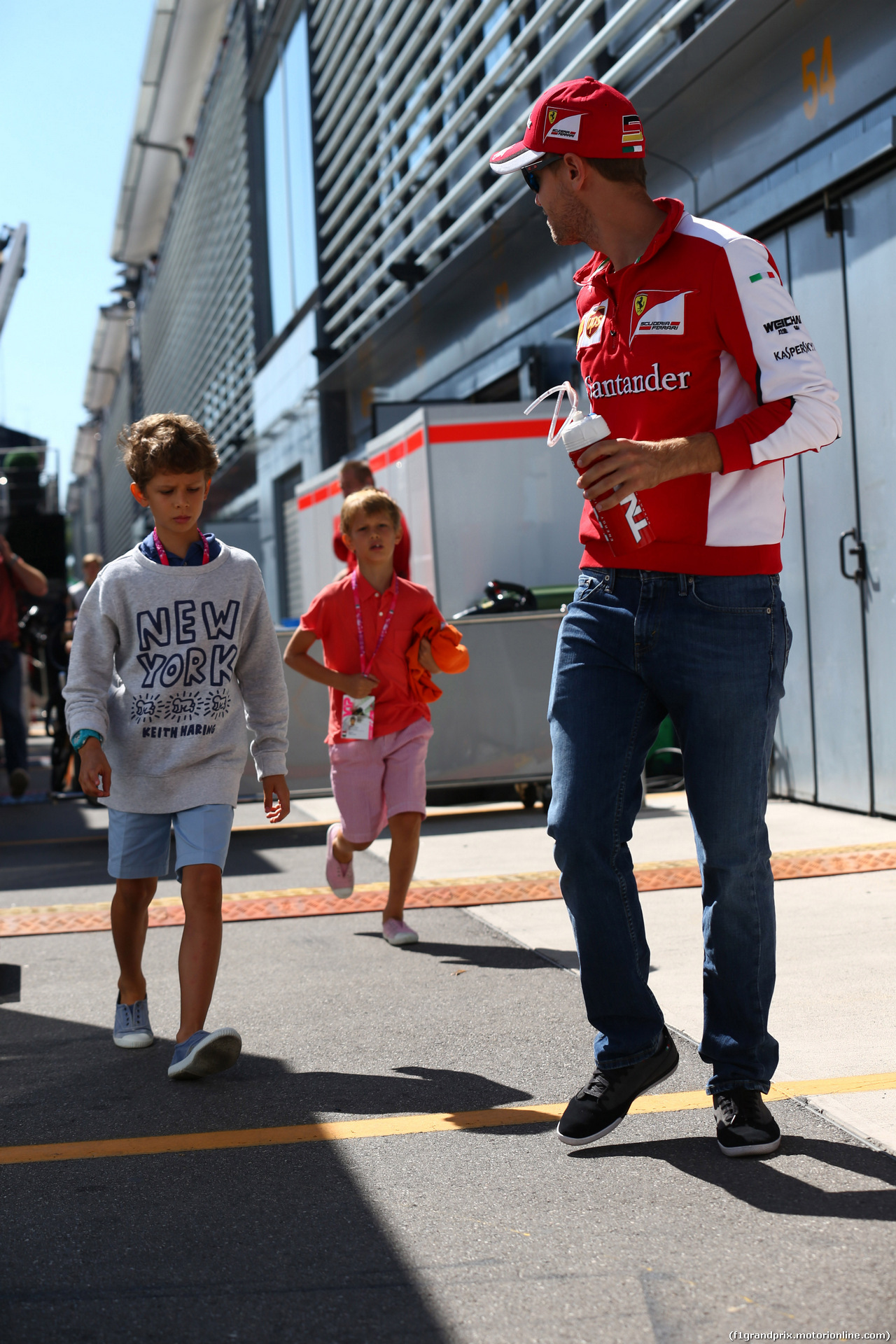 GP ITALIA, 06.09.2015 - Sebastian Vettel (GER) Ferrari SF15-T e the sons of John Elkann (ITA), President Fiat