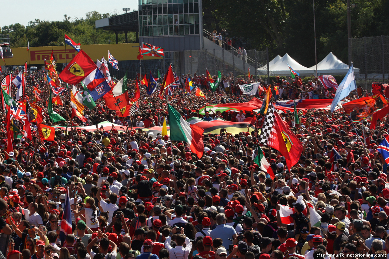 GP ITALIA, 06.09.2015 - Gara, The fans on the track after the end od the race.