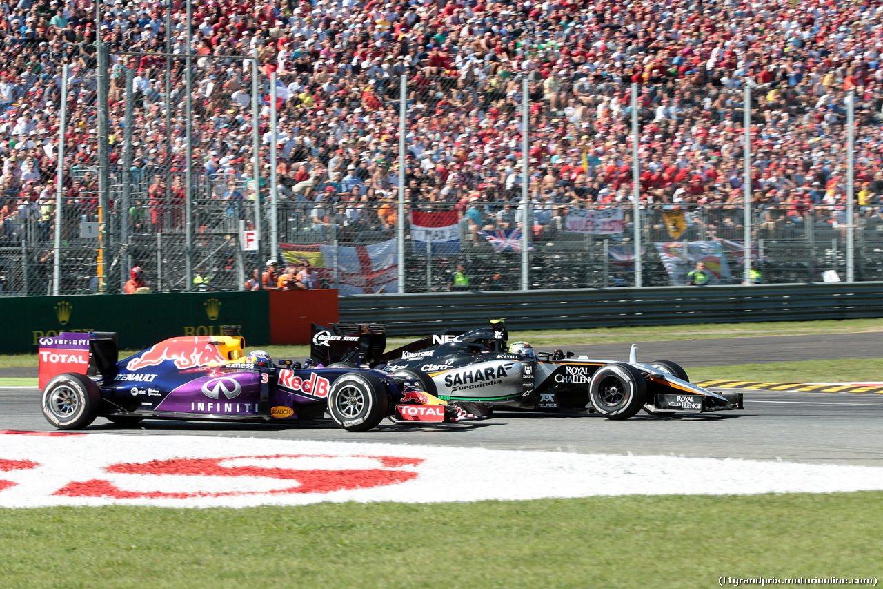 GP ITALIA, 06.09.2015 - Gara, Daniel Ricciardo (AUS) Red Bull Racing RB11 e Sergio Perez (MEX) Sahara Force India F1 VJM08