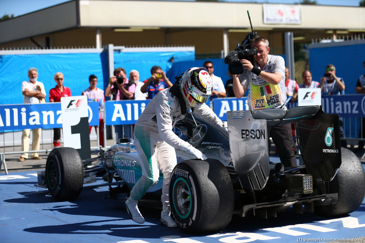 GP ITALIA, 06.09.2015 - Gara, Lewis Hamilton (GBR) Mercedes AMG F1 W06 vincitore