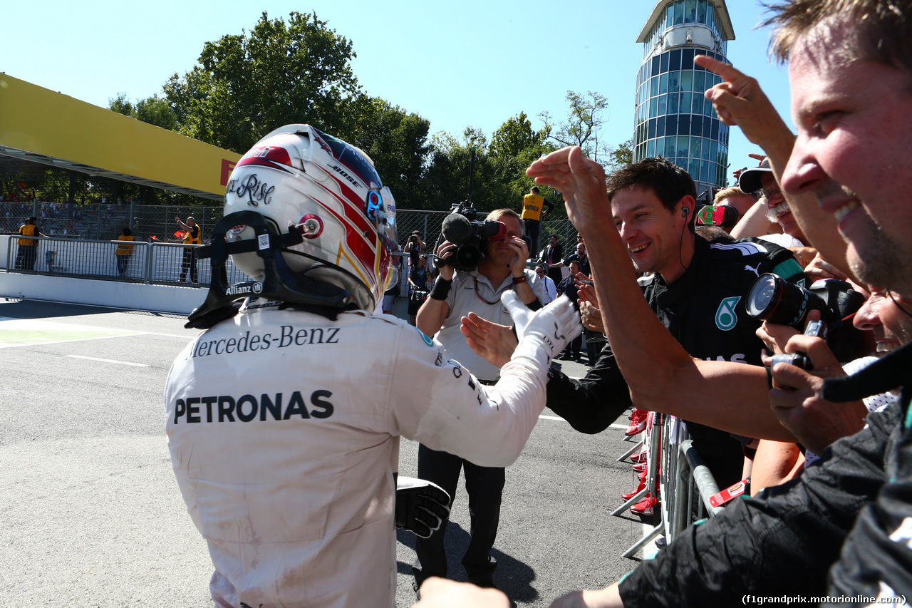 GP ITALIA, 06.09.2015 - Gara, 1st position Lewis Hamilton (GBR) Mercedes AMG F1 W06