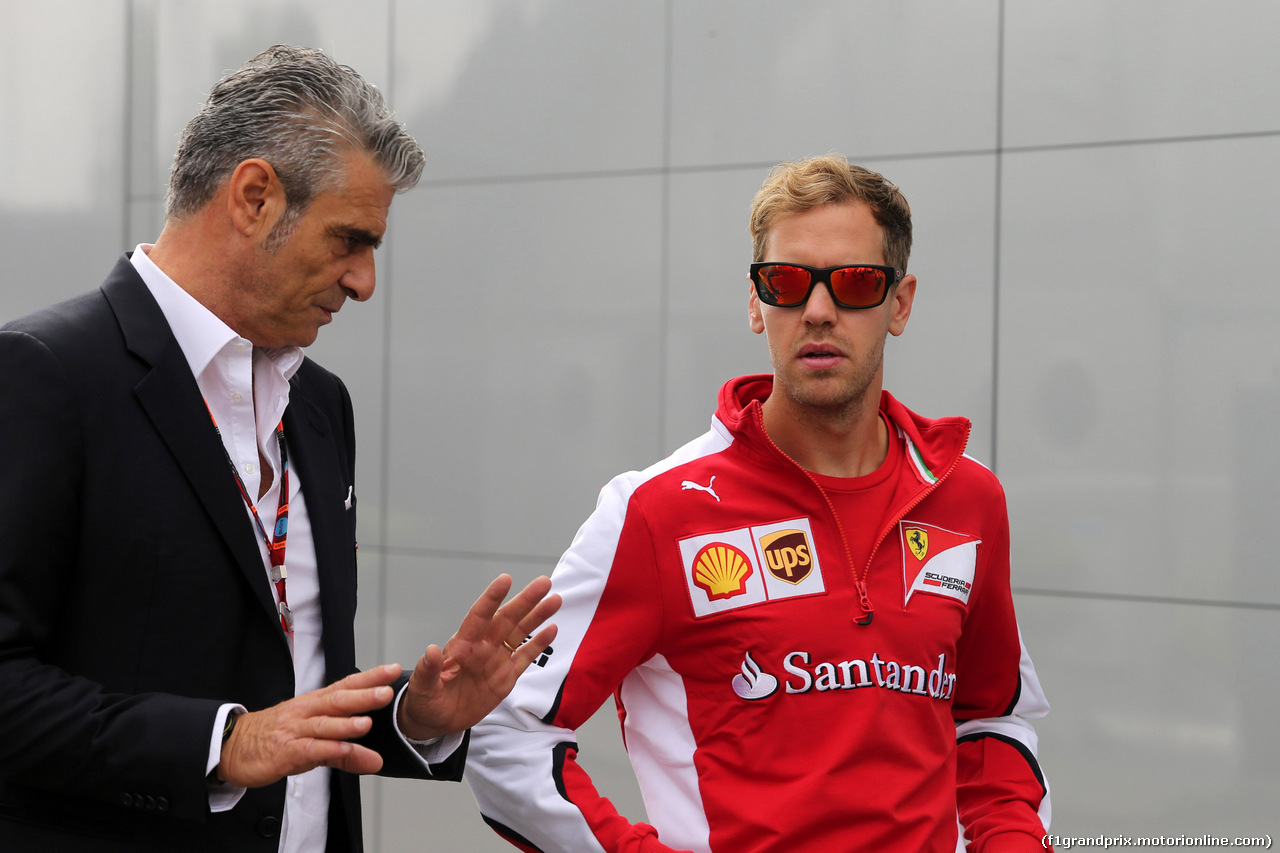 GP ITALIA, 03.09.2015 - Maurizio Arrivabene (ITA) Ferrari Team Principal e Sebastian Vettel (GER) Ferrari SF15-T
