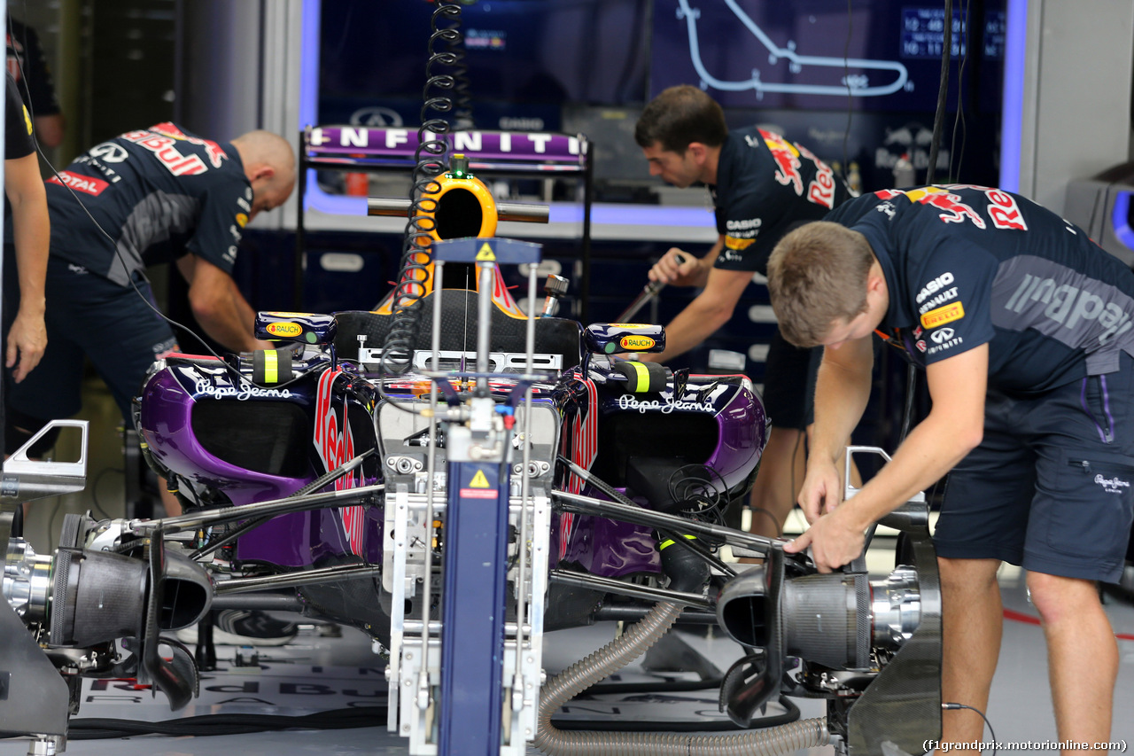 GP ITALIA, 03.09.2015 - Red Bull garage