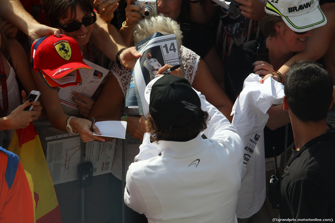 GP ITALIA, 03.09.2015 - Autograph session, Fernando Alonso (ESP) McLaren Honda MP4-30
