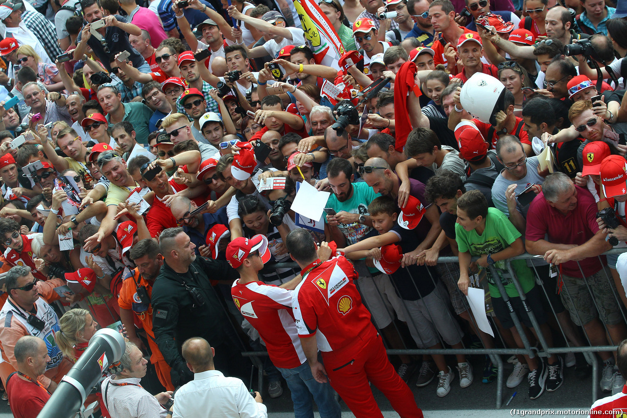 GP ITALIA, 03.09.2015 - Autograph session, Sebastian Vettel (GER) Ferrari SF15-T