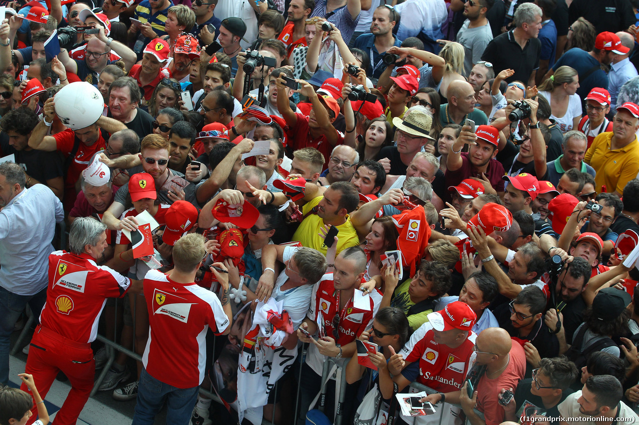 GP ITALIA, 03.09.2015 - Autograph session, Kimi Raikkonen (FIN) Ferrari SF15-T