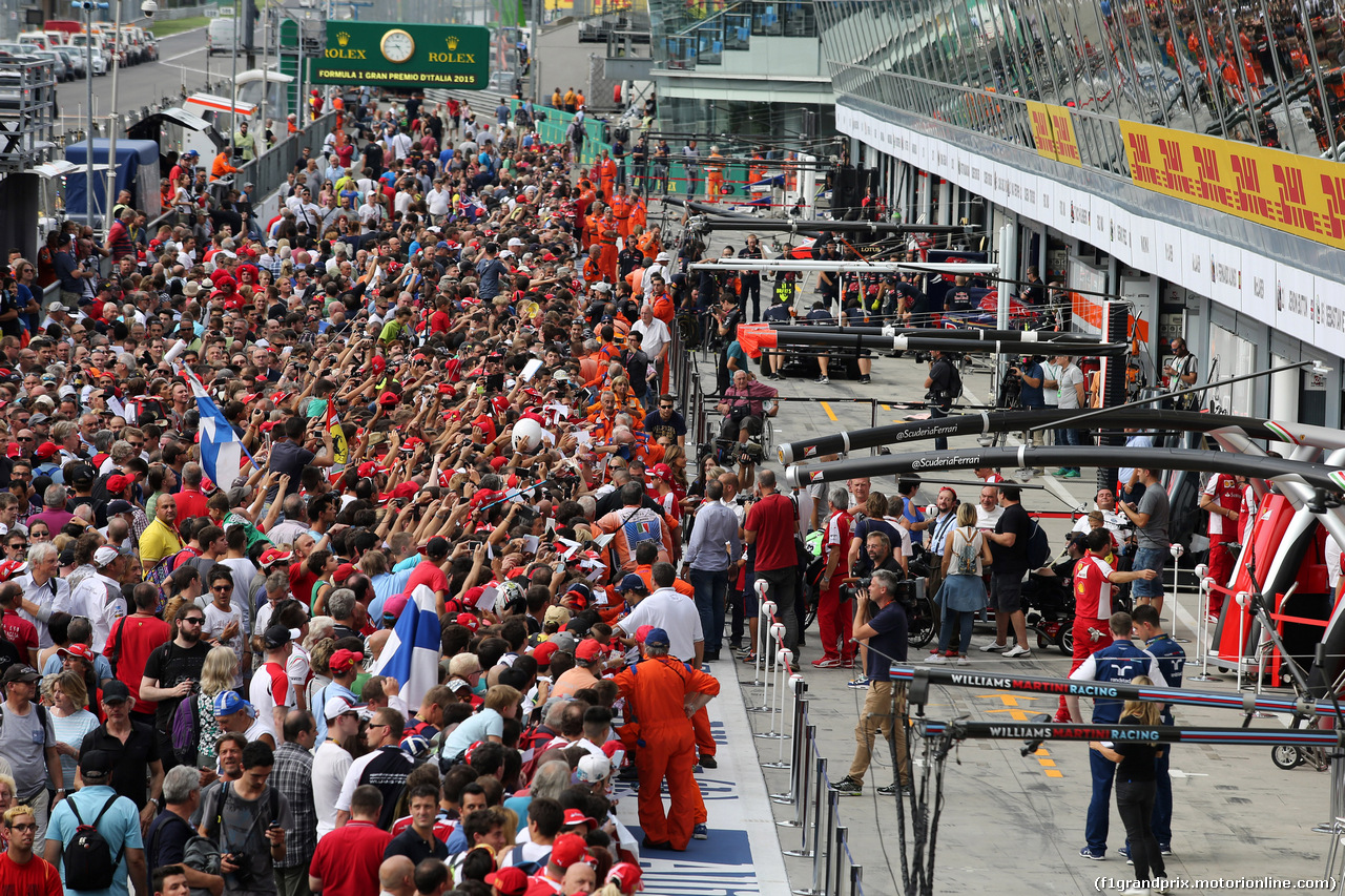 GP ITALIA, 03.09.2015 - Autograph session