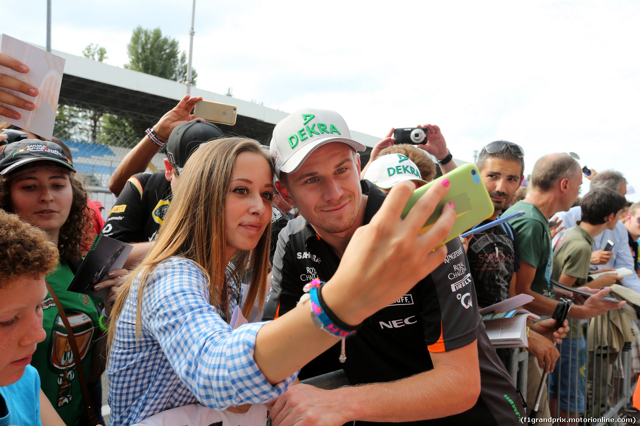 GP ITALIA, 03.09.2015 - Autograph session, Nico Hulkenberg (GER) Sahara Force India F1 VJM08