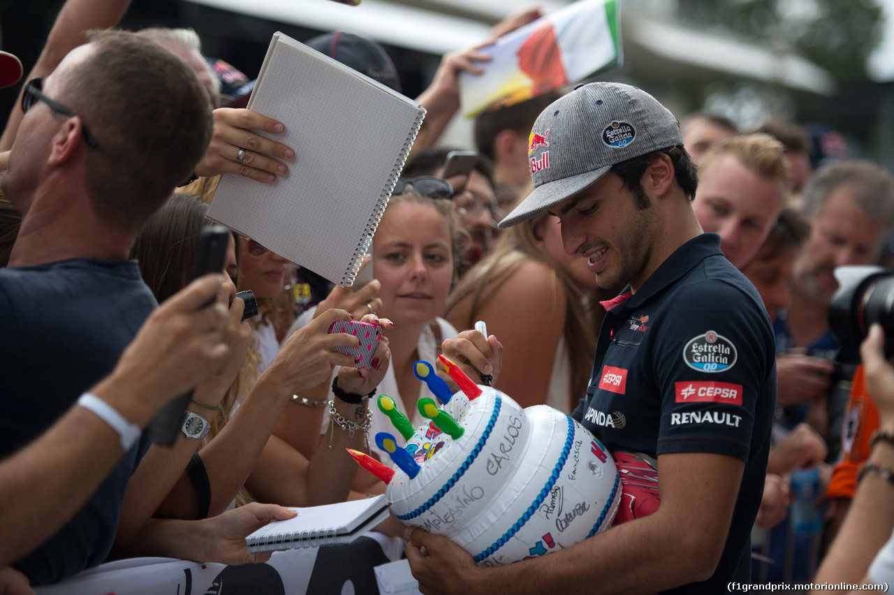 GP ITALIA, 03.09.2015 - Autograph session, Carlos Sainz Jr (ESP) Scuderia Toro Rosso STR10