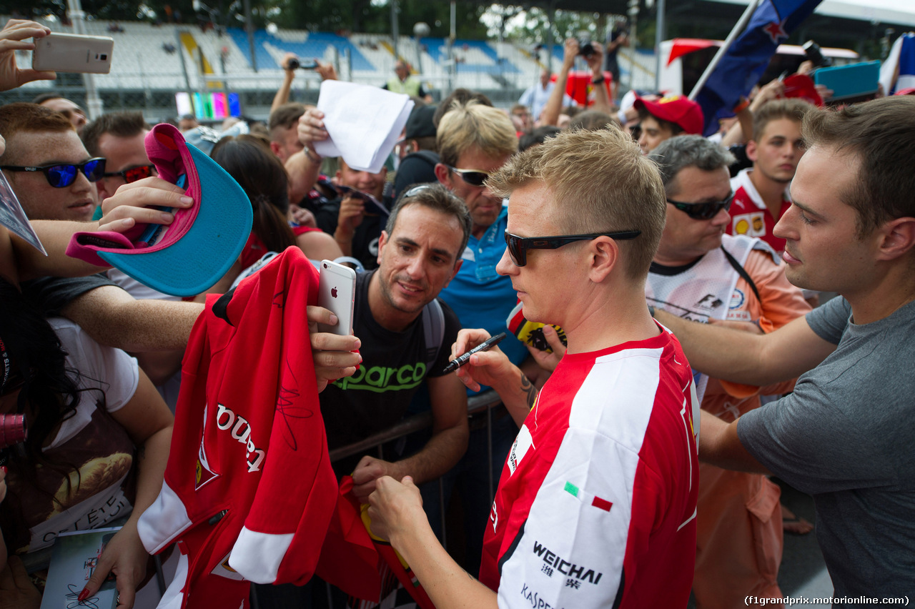 GP ITALIA, 03.09.2015 - Autograph session, Kimi Raikkonen (FIN) Ferrari SF15-T