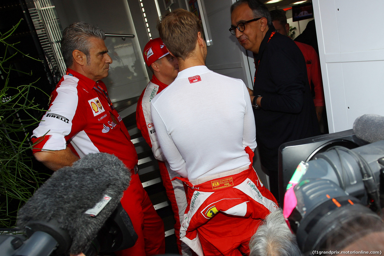 GP ITALIA, 05.09.2015 - Prove Libere 3, Maurizio Arrivabene (ITA) Ferrari Team Principal, Kimi Raikkonen (FIN) Ferrari SF15-T, Sebastian Vettel (GER) Ferrari SF15-T e Sergio Marchionne (ITA), Ferrari President e CEO of Fiat Chrysler Automobiles