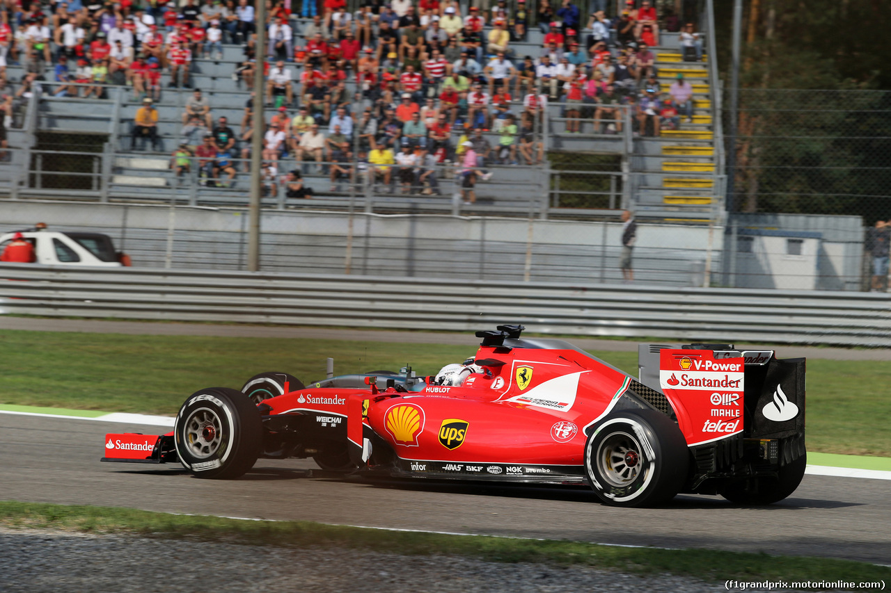 GP ITALIA, 04.09.2015 - Prove Libere 1, Sebastian Vettel (GER) Ferrari SF15-T e Lewis Hamilton (GBR) Mercedes AMG F1 W06
