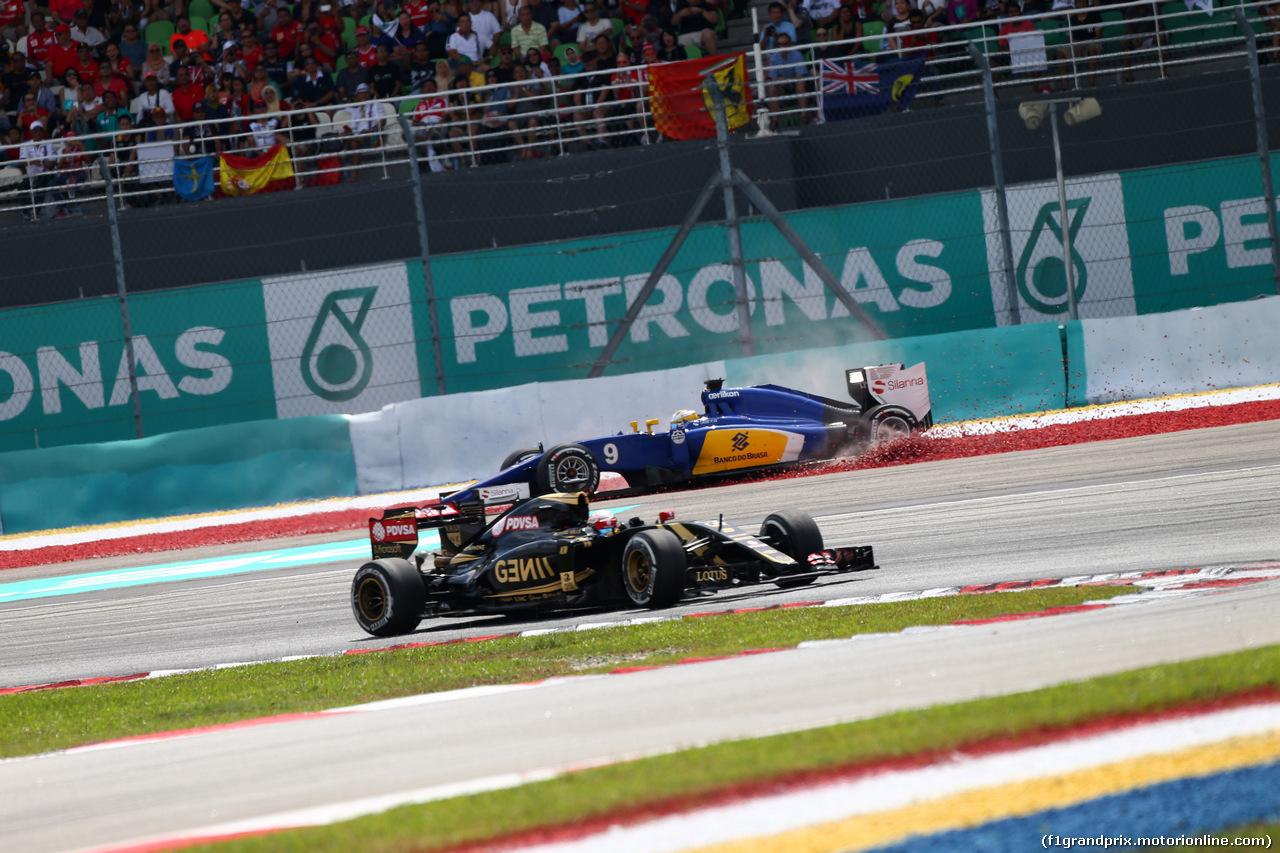GP MALESIA, 29.03.2015- Gara, Crash, Marcus Ericsson (SUE) Sauber C34