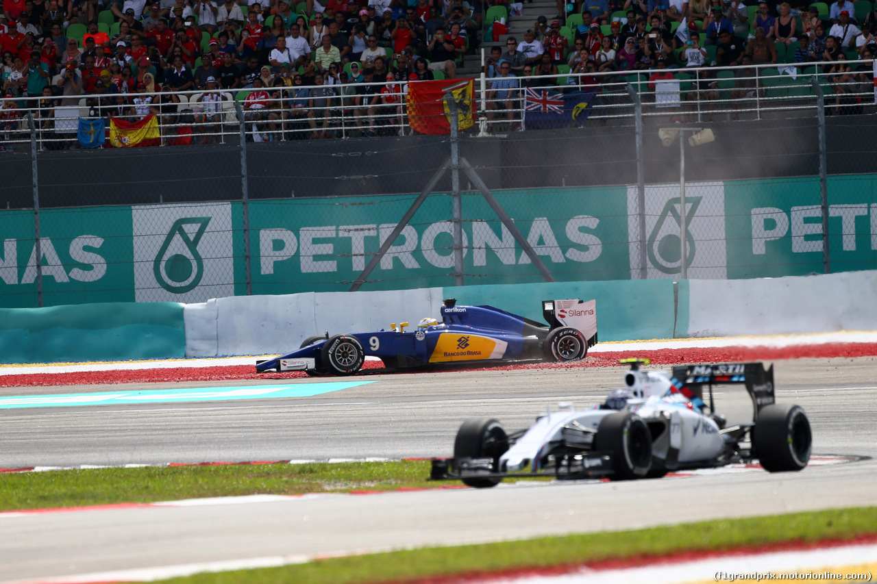GP MALESIA, 29.03.2015- Gara, Crash, Marcus Ericsson (SUE) Sauber C34