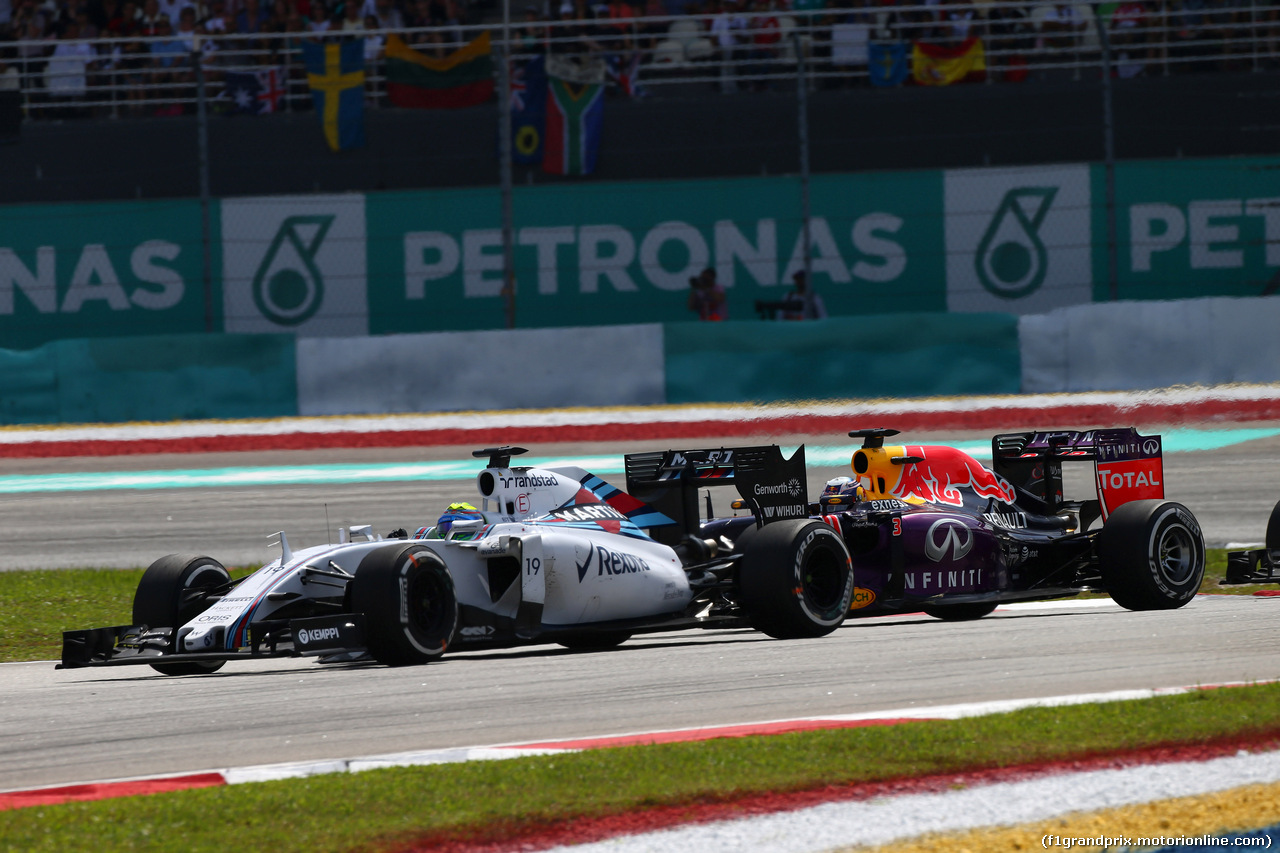 GP MALESIA, 29.03.2015- Gara, Felipe Massa (BRA) Williams F1 Team FW37 e Daniel Ricciardo (AUS) Red Bull Racing RB11
