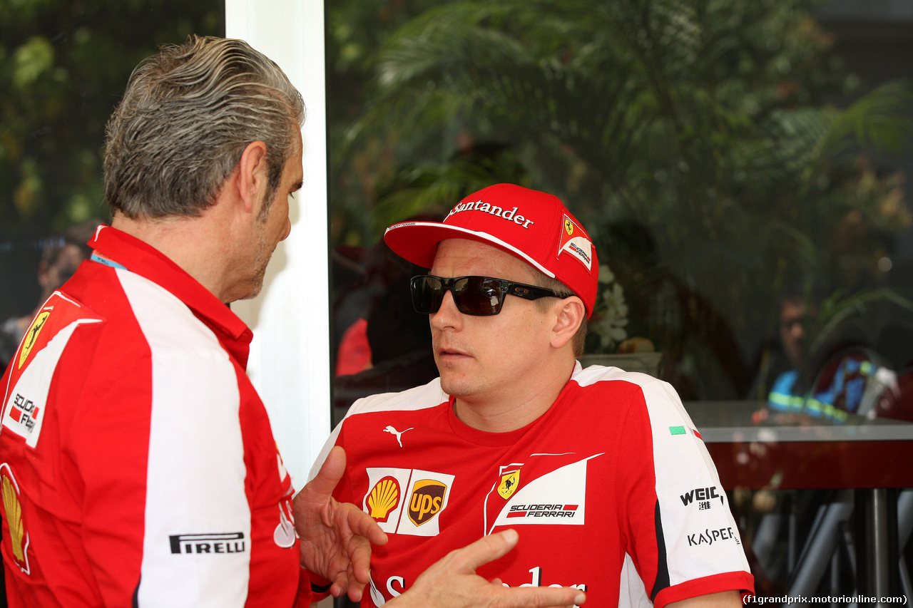 GP MALESIA, 26.03.2015 - Maurizio Arrivabene (ITA) Ferrari Team Principal e Kimi Raikkonen (FIN) Ferrari SF15-T