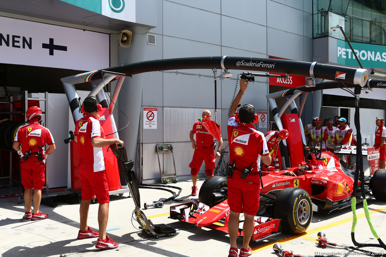 GP MALESIA, 28.03.2015 - Mechanics Ferrari