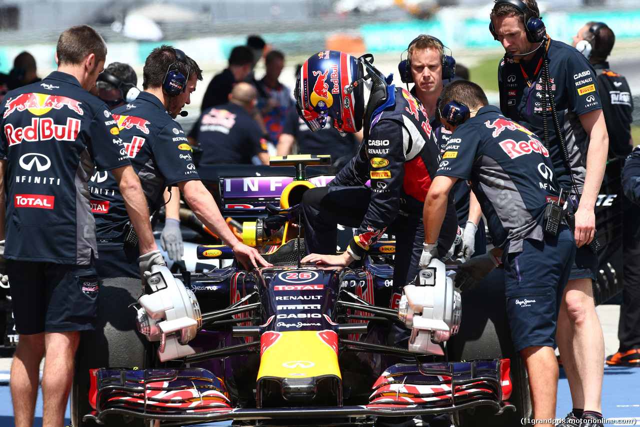 GP MALESIA, 28.03.2015 - Prove Libere 3, Daniil Kvyat (RUS) Red Bull Racing RB11