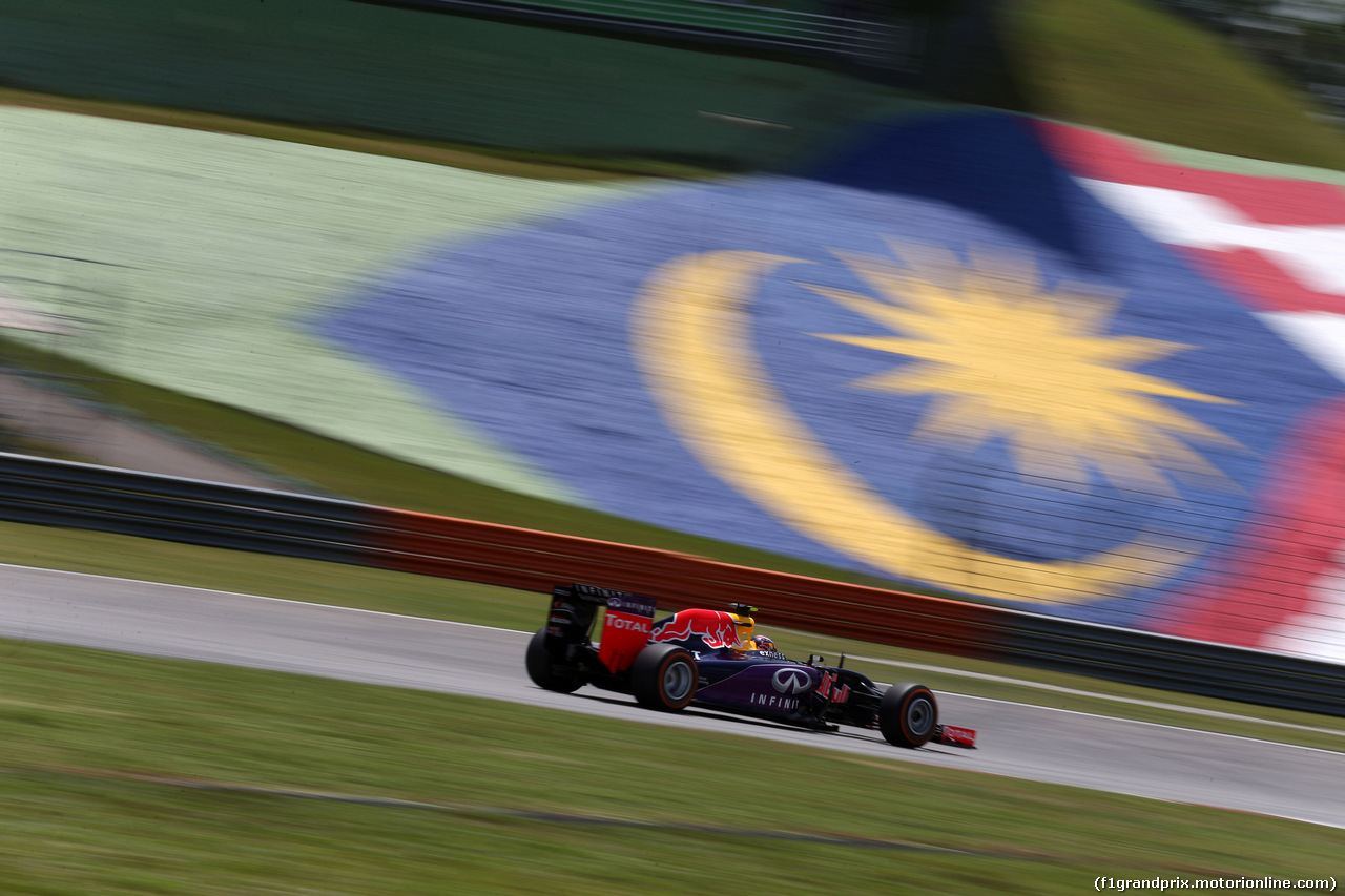 GP MALESIA, 27.03.2015 - Prove Libere 2, Daniil Kvyat (RUS) Red Bull Racing RB11