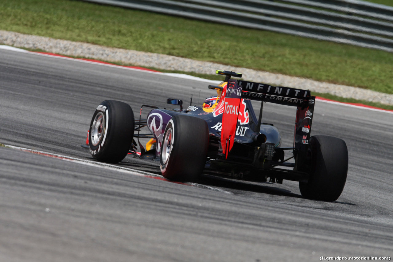 GP MALESIA, 27.03.2015 - Prove Libere 2, Daniil Kvyat (RUS) Red Bull Racing RB11