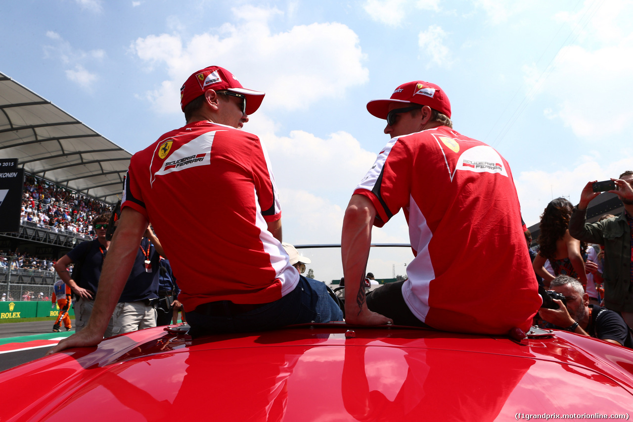 GP MESSICO, 01.11.2015 - Kimi Raikkonen (FIN) Ferrari SF15-T e Sebastian Vettel (GER) Ferrari SF15-T