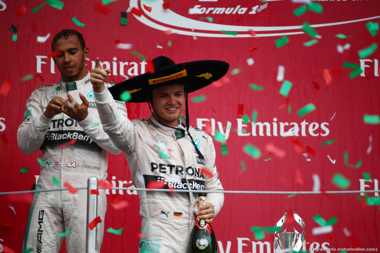 GP MESSICO, 01.11.2015 - Gara, Nico Rosberg (GER) Mercedes AMG F1 W06 vincitore e secondo Lewis Hamilton (GBR) Mercedes AMG F1 W06