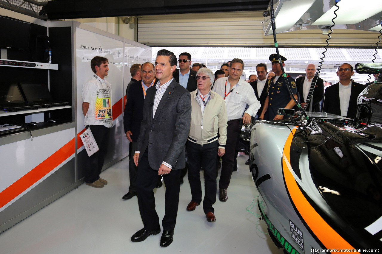 GP MESSICO, 29.10.2015 - Enrique Pena Nieto (MEX), President of Mexico with Bernie Ecclestone (GBR), President e CEO of FOM