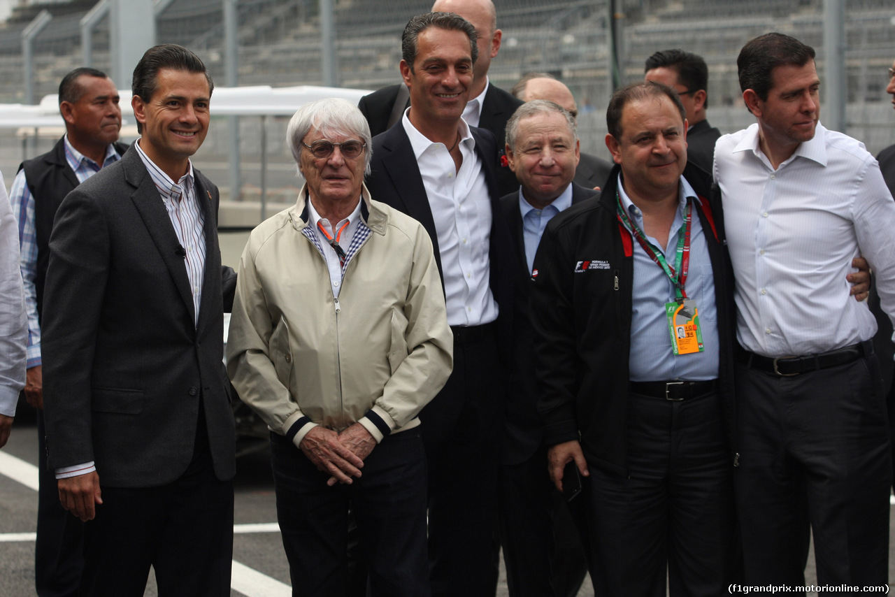 GP MESSICO, 29.10.2015 - Enrique Pena Nieto (MEX), President of Mexico e Bernie Ecclestone (GBR), President e CEO of FOM