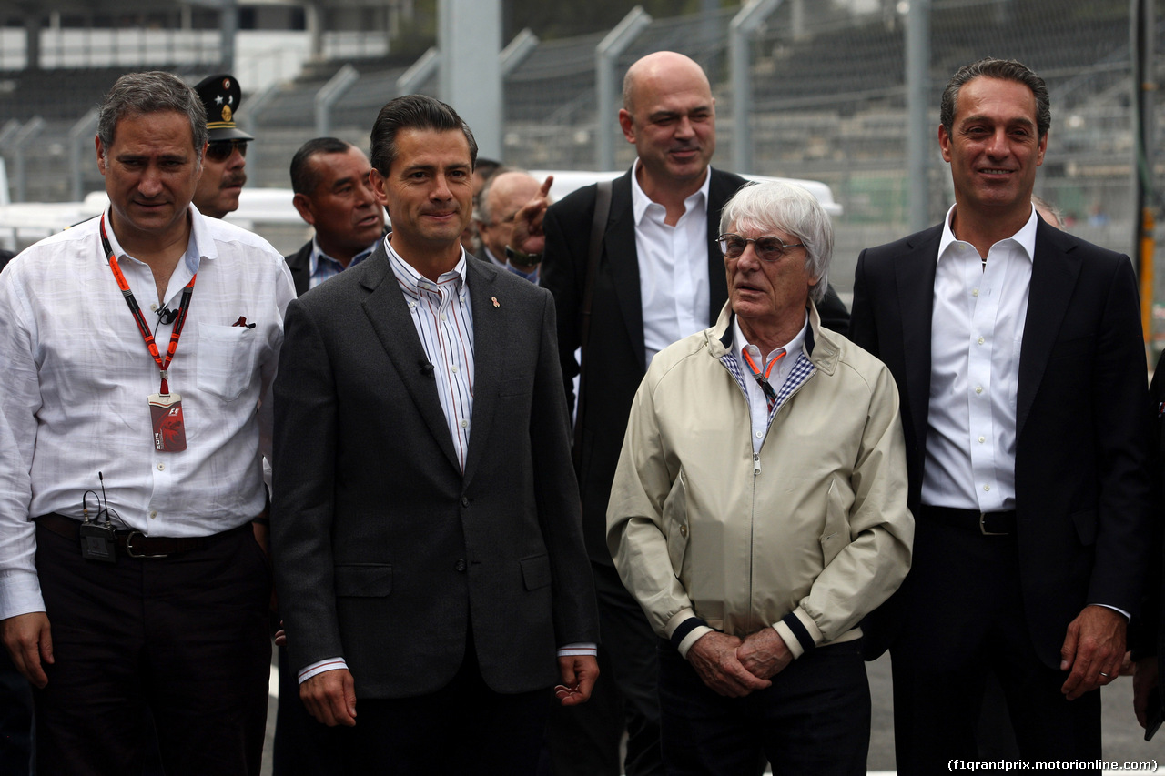 GP MESSICO, 29.10.2015 - Enrique Pena Nieto (MEX), President of Mexico e Bernie Ecclestone (GBR), President e CEO of FOM