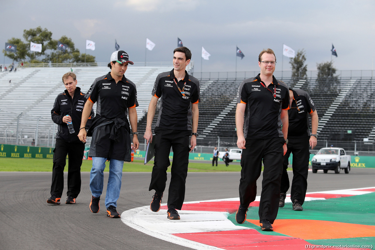 GP MESSICO, 29.10.2015 - Sergio Perez (MEX) Sahara Force India F1 VJM08