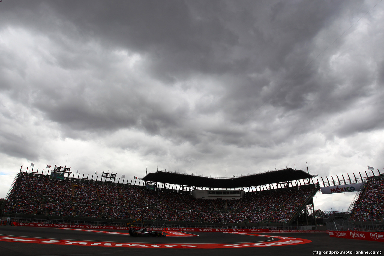 GP MESSICO, 31.10.2015- Qualifiche, Sergio Perez (MEX) Sahara Force India F1 VJM08