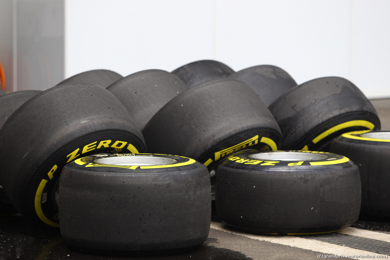GP MESSICO, 31.10.2015- Qualifiche, Pirelli Tyres