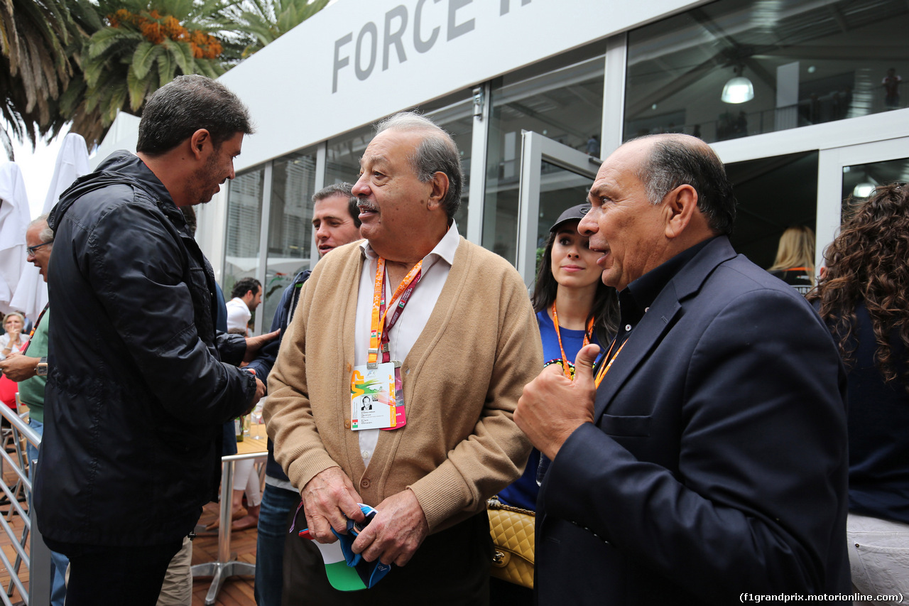 GP MESSICO, 31.10.2015- (L-R) Carlos Slim Helú (MEX) e Antonio Pérez Mendoza (MEX), father of Sergio Perez (MEX)
