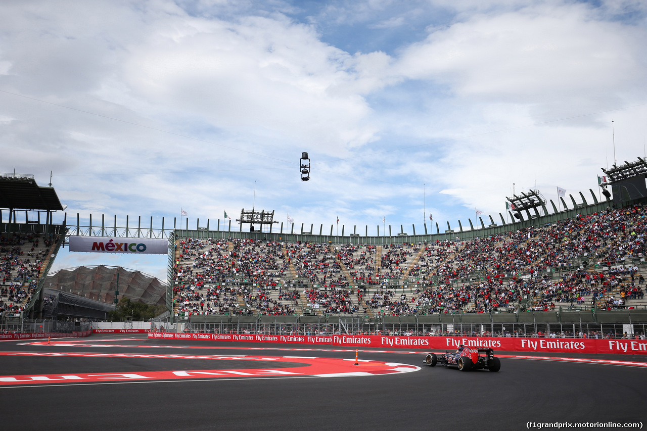 GP MESSICO, 30.10.2015 - Prove Libere 1, Carlos Sainz Jr (ESP) Scuderia Toro Rosso STR10