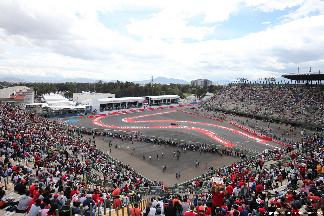 GP MESSICO, 30.10.2015 - Prove Libere 1, Jenson Button (GBR)  McLaren Honda MP4-30.